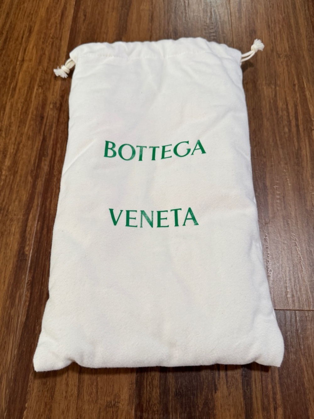 Bottega Veneta White Dustbag Pouch Drawstring Green Logo
Unisex 1pc